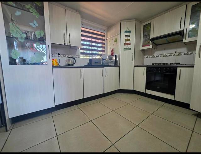 3 BEDROOM HOUSE FOR SALE IN ALBERTSDAL